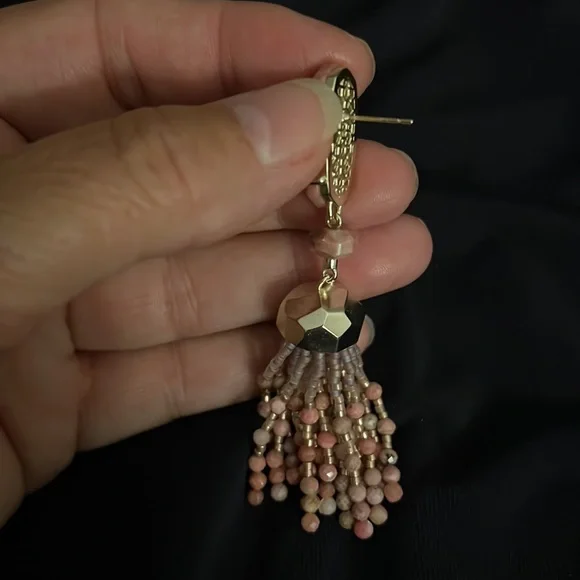 Kendra Scott ONE EARRING Dove Pink Rhodonite Yellow Gold - Picture 3 of 3